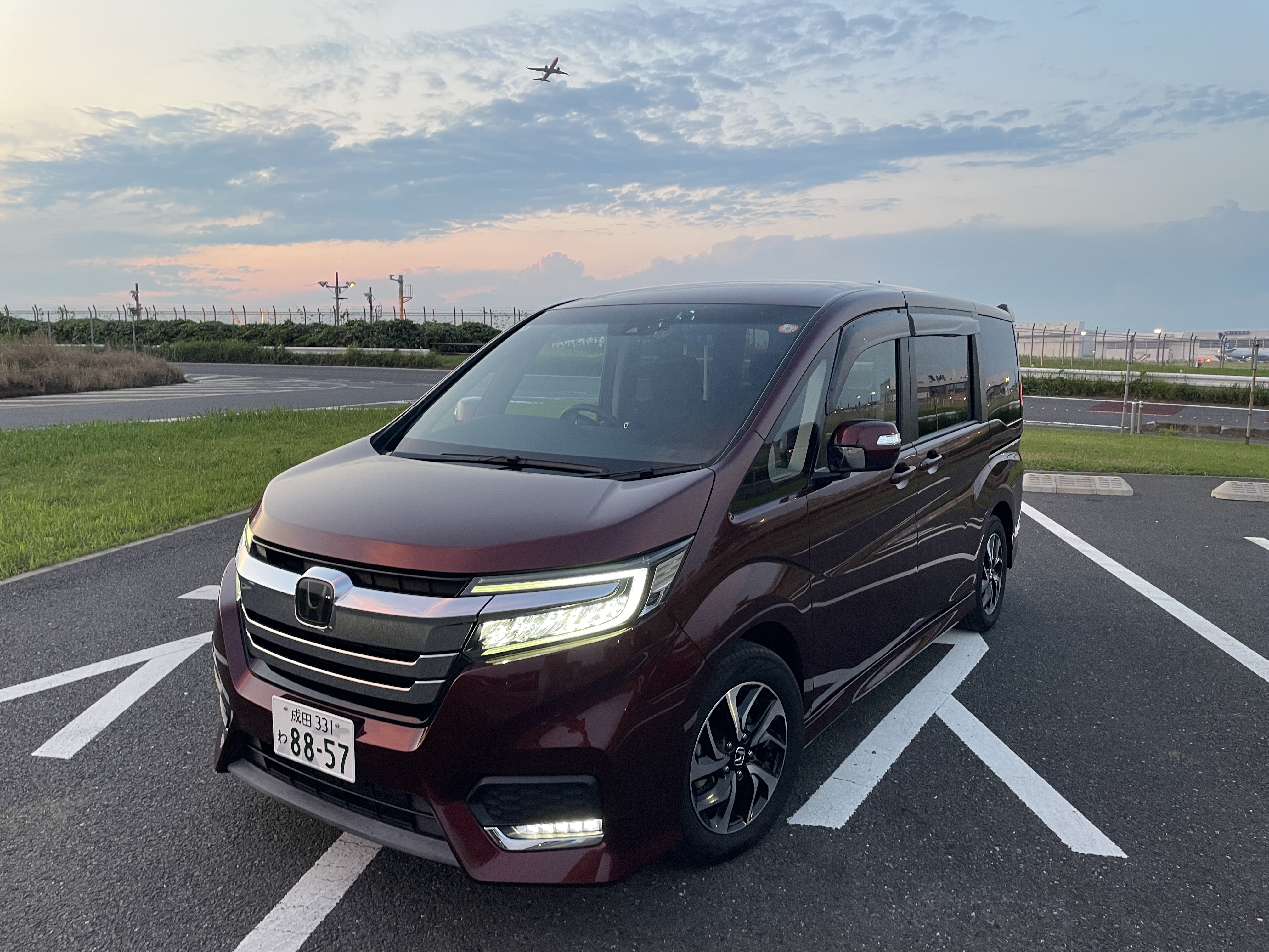 Honda STEP WGN SPADA 8人座-勃根地酒紅